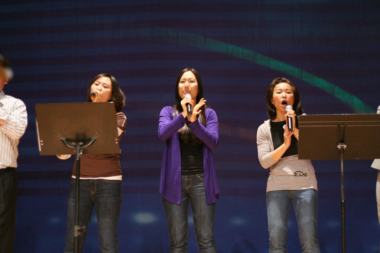 011109-worship (16).jpg